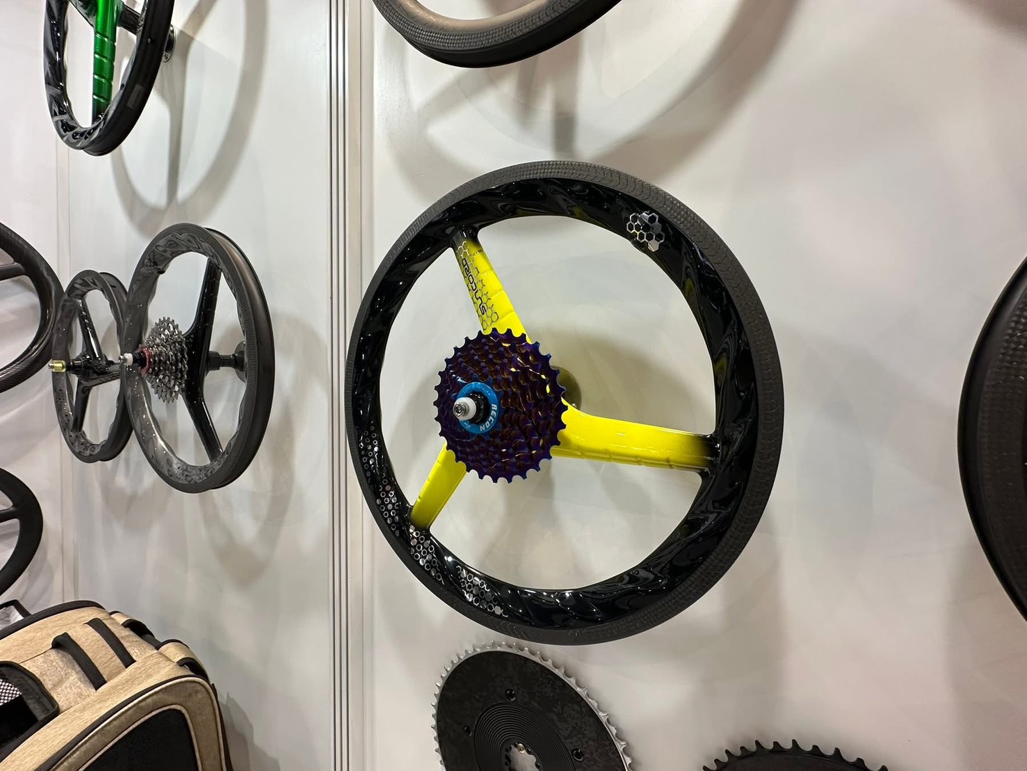 Suncord 349 full carbon Tri-Spoke wheel for Brompton Bicycle - Image 2