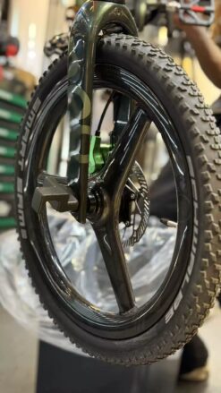 SUNCORD 18” / 355 Wide Carbon Fiber Tri-Spoke Wheelset - Image 11